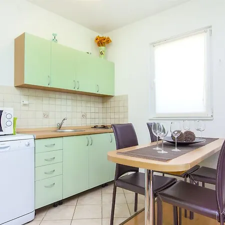 Otjana Apartment Sevid